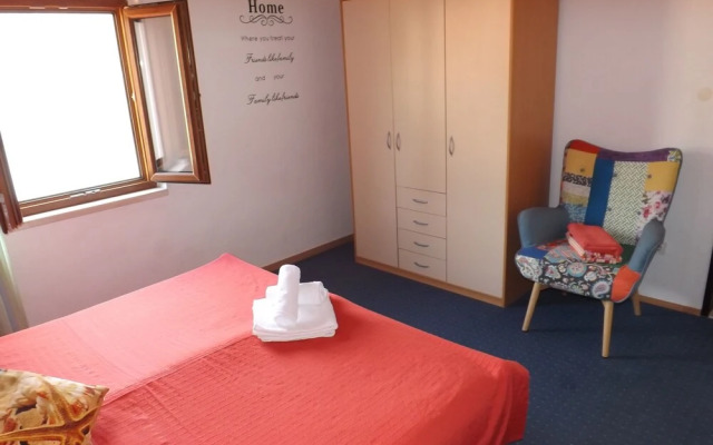 Rooms Mali Raj