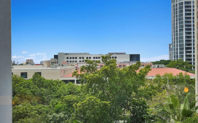 Relaxing Condo with Free Parking