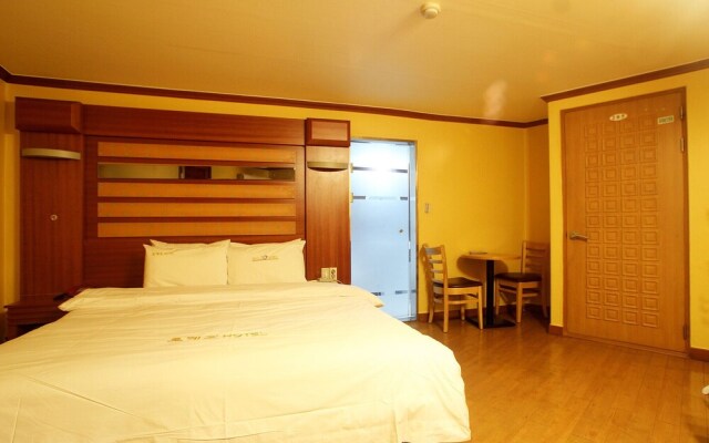 Jeonju Junghwasan-dong Rodeo