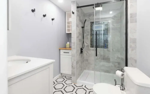 Chic Lake Geneva Apartment in Desirable Location!
