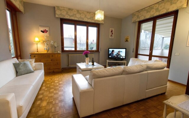 Connie s Apartment in Monvalle