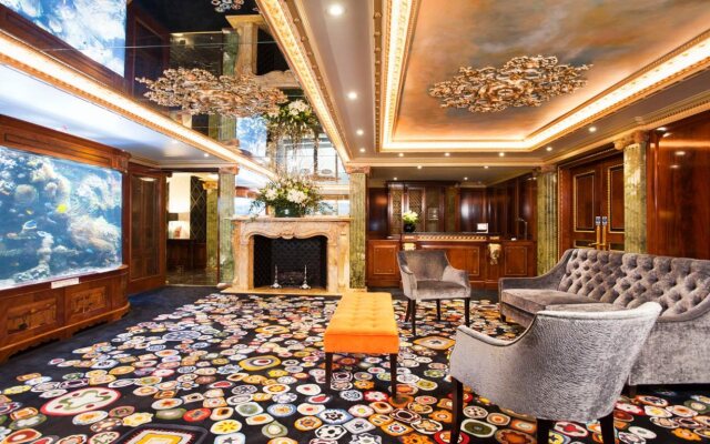 Mayfair House