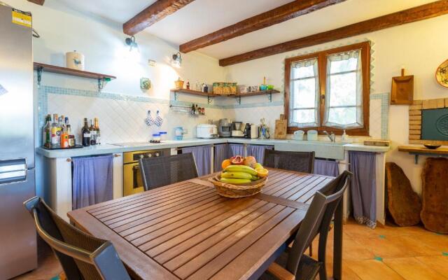 Alghero, Villa Josephine With Spectacular Swimming Pool, for 8 Guests