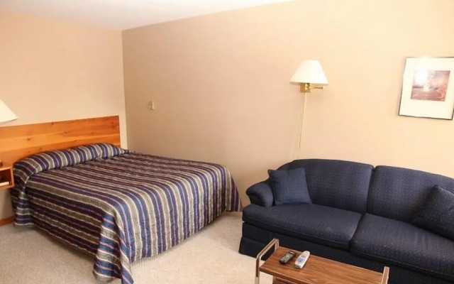 Patterson Kaye Resort on Lake Muskoka
