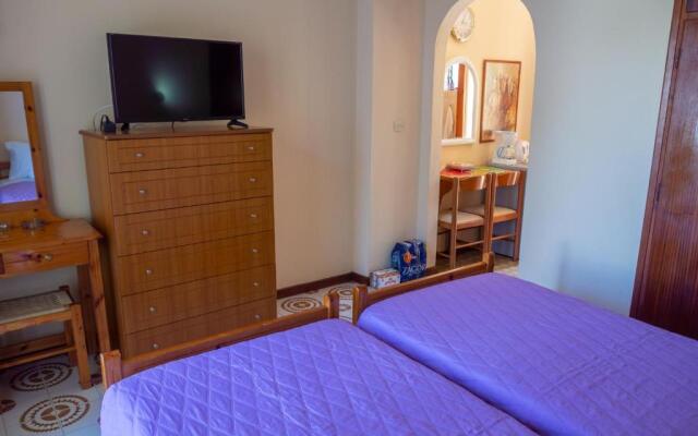 Eleni's Apartments & Studios 1