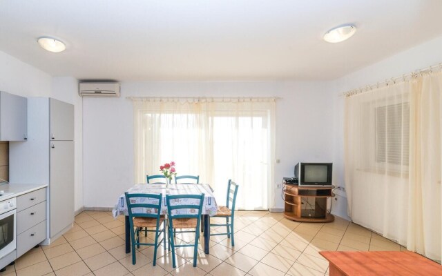 Nice Home in Vidalici With Wifi and 2 Bedrooms