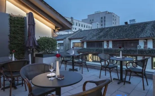 Jishang Hotel (Kunming Nanping Pedestrian Street Jinma Bijifang Branch)