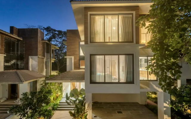 Villa Polaris by Hireavilla 4BR w Pvt Heated Pool