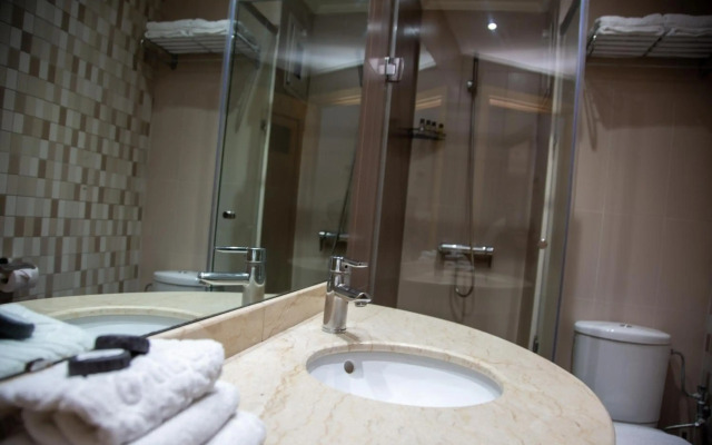 Malak Hotel