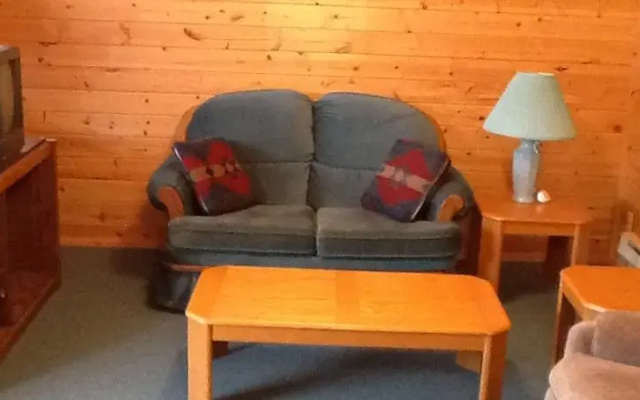 Drift Lodge Moose Bay Cabins