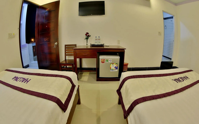 Halona Hotel
