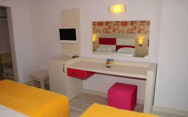 Side Win Hotel & Spa