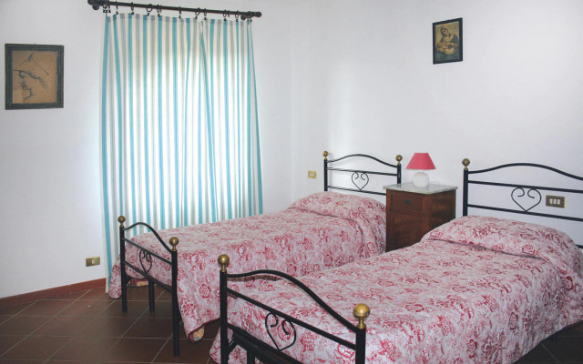 Country House in Chiusdino With Panoramic Views