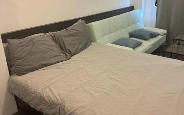 Zhongxiao Dunhua Homestay