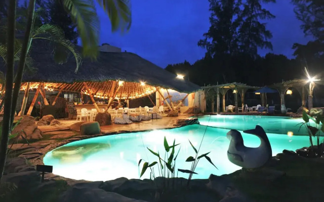 Dugong Village-Green Hotel