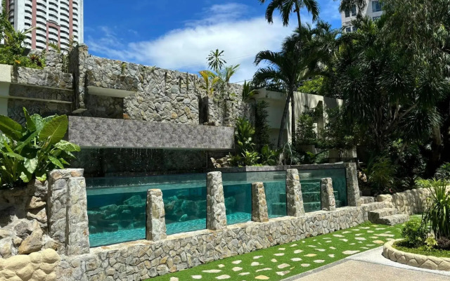 Century Park Hotel