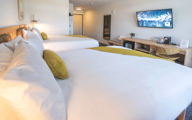 SaltLine Hotel