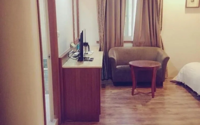 Jade Spring Hot Spring Hotel