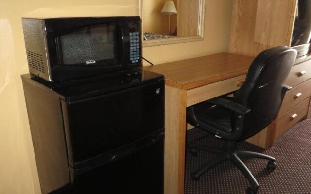 Economy Inn & Suites