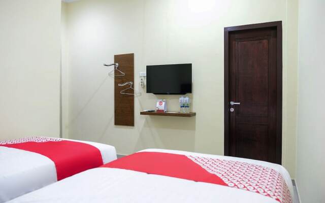 OYO Life 1149 Hotel Mustika
