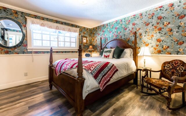 Secret Garden Bed & Breakfast