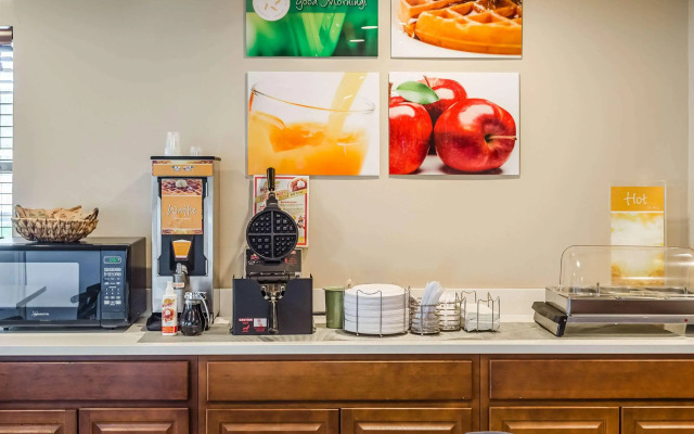 Quality Inn Charleston - West Ashley