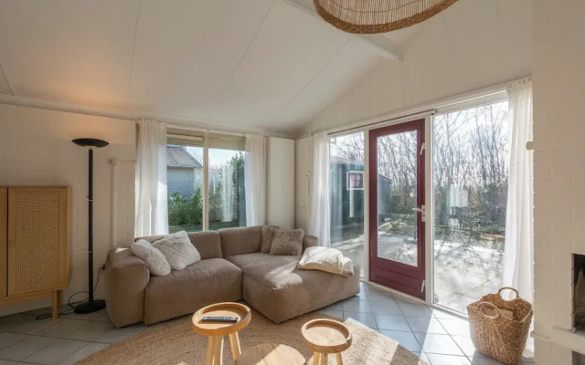 Holiday Home in Park De Watersnip Near Beach