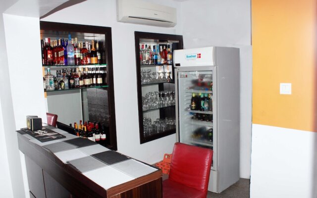 Axor Hotel &Suites