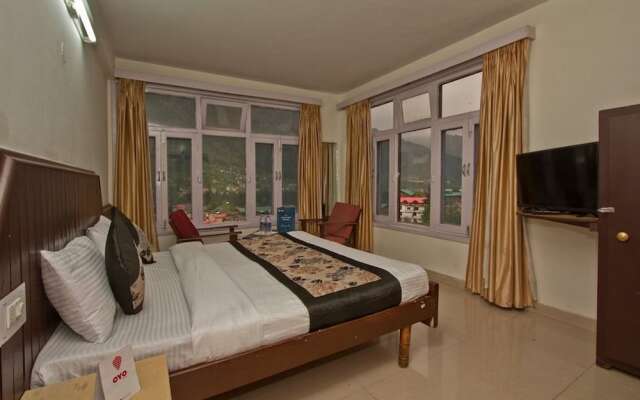 OYO 38167 Maa Charan Residency