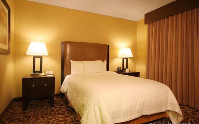 Embassy Suites by Hilton Pittsburgh International Airport 