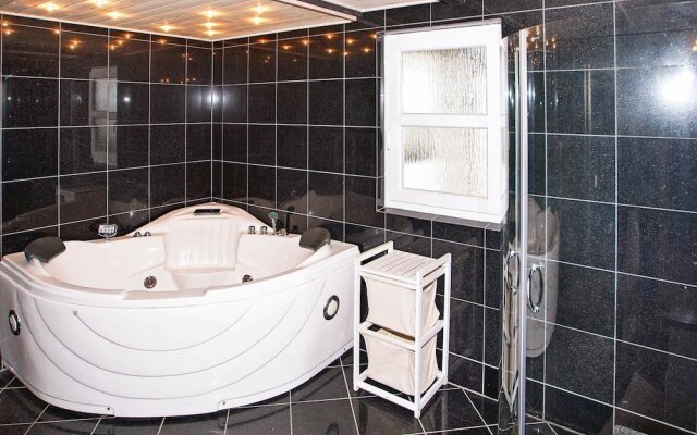 Pleasant Holiday Home in Hemmet With Whirlpool