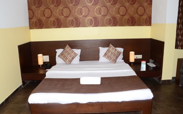 OYO 1030 Hotel Palm View Residency – Guest Rooms – Vadodara