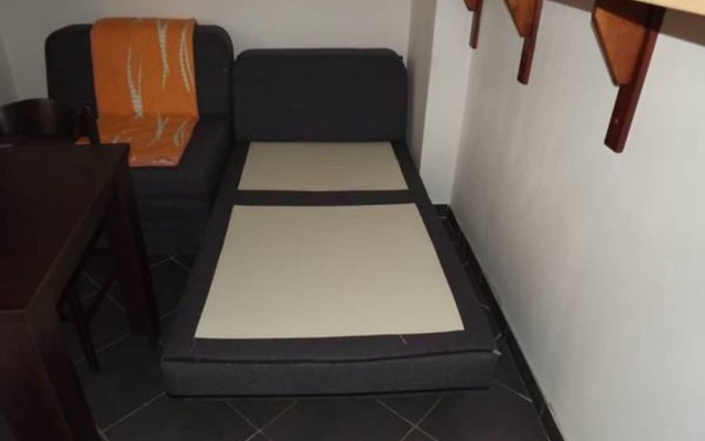 Apartment 11 Sleeps 4 Guests