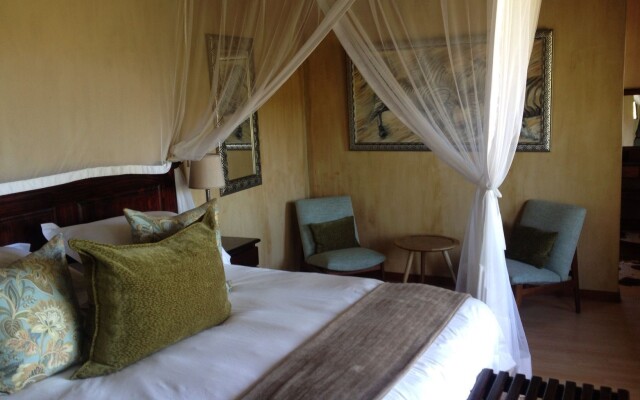 Woodbury Lodge - Amakhala Game Reserve