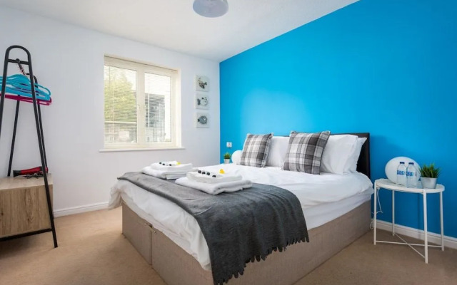 Lloyd Close Cheltenham and Town Centre