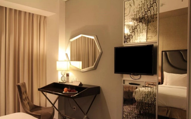 ASTON Bellevue Radio Dalam