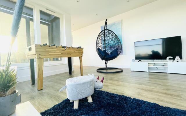 Diamond Penthouse in Cambridge