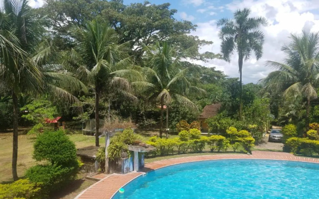 Cesar's Tropical Hotel