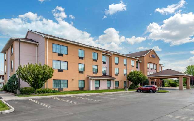 Comfort Inn & Suites Farmington - Victor