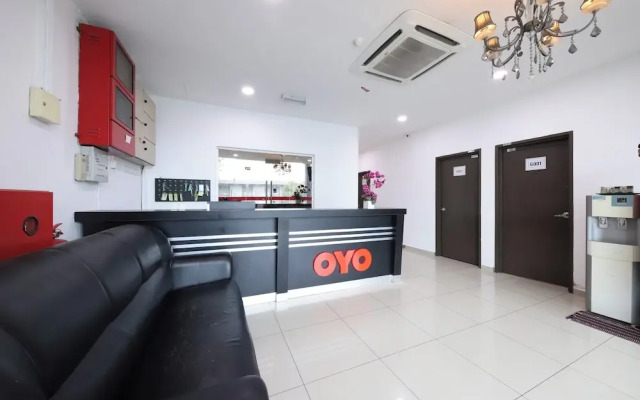 OYO 89497 Dream Nur Hotel