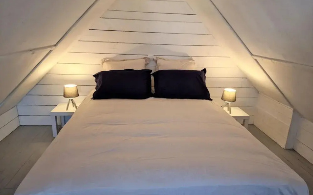 Comfortable Holiday Home on Large Garden Plot in Locquirec
