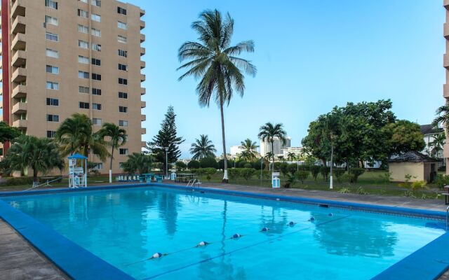 Deluxe Turtle Towers Apartments