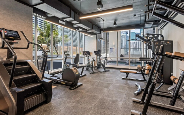 30th-floor Studio Gym Pool Sky Lounge
