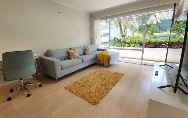 Herne Bay Gem Near Beach - Carpark