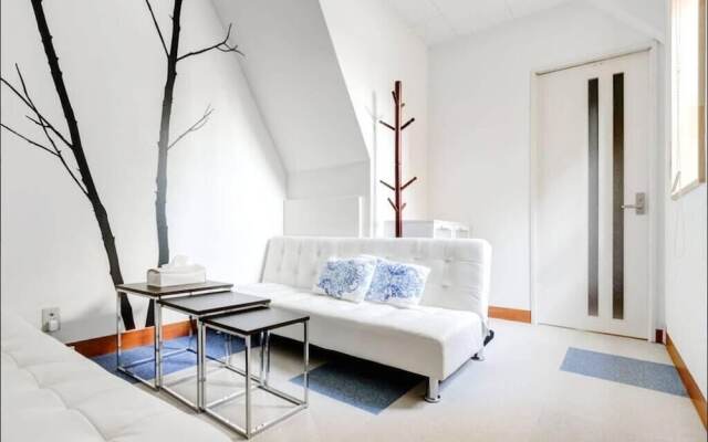 Red Door House Osaka