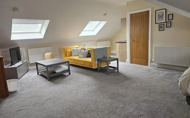 Lovely 1-bed Loft in Newport