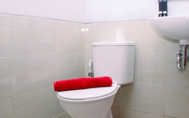 Well Furnished And Comfy Studio At Transpark Juanda Apartment