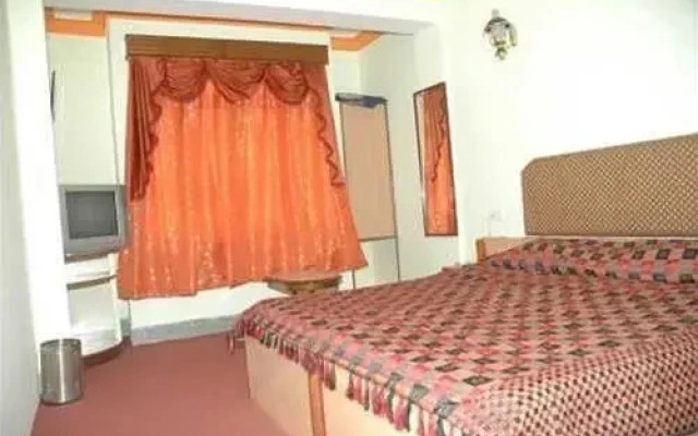Hotel Golmaheem