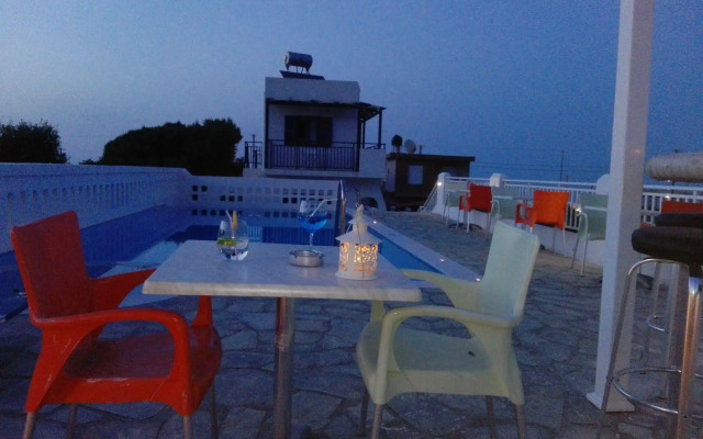 Okirroi Villas