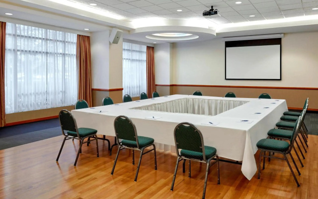 Grand Park Hotel Vancouver Airport, Ascend Hotel Collection